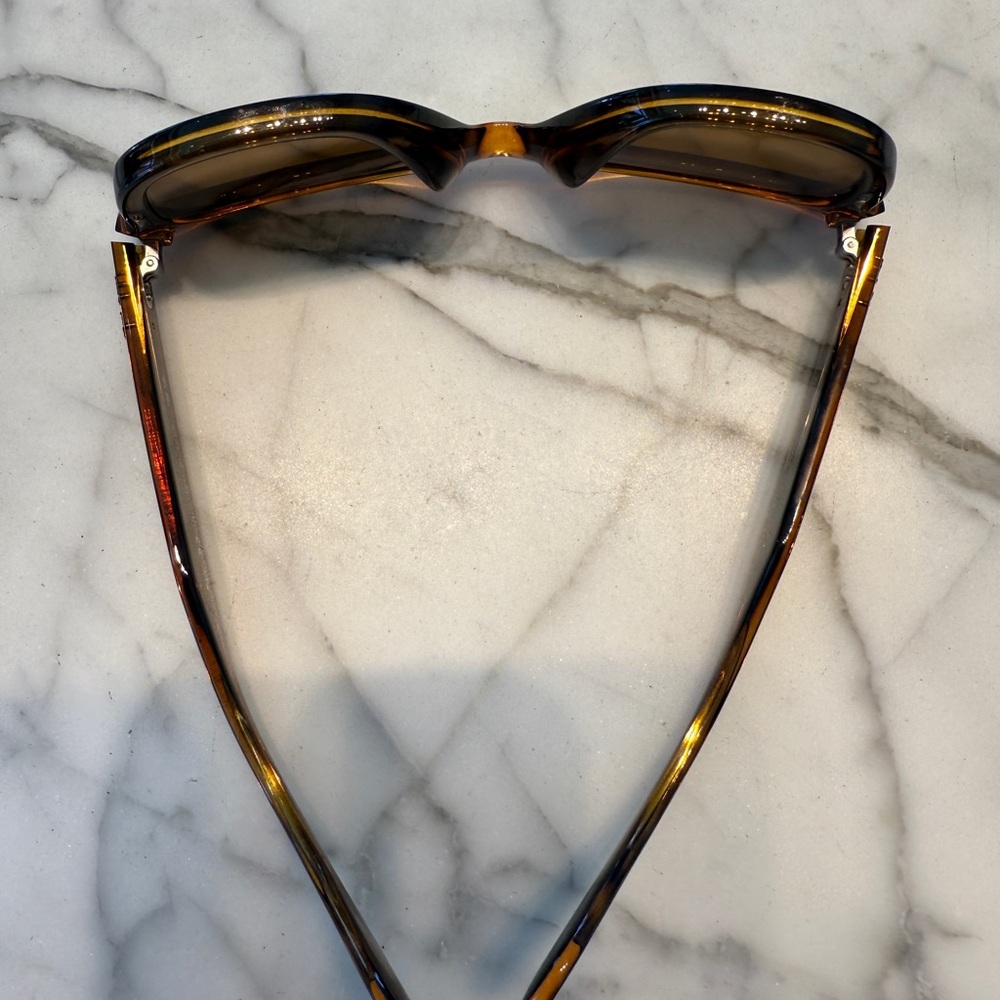 Ray-Ban Tortoise Shell Sunglasses - Picture 6 of 8